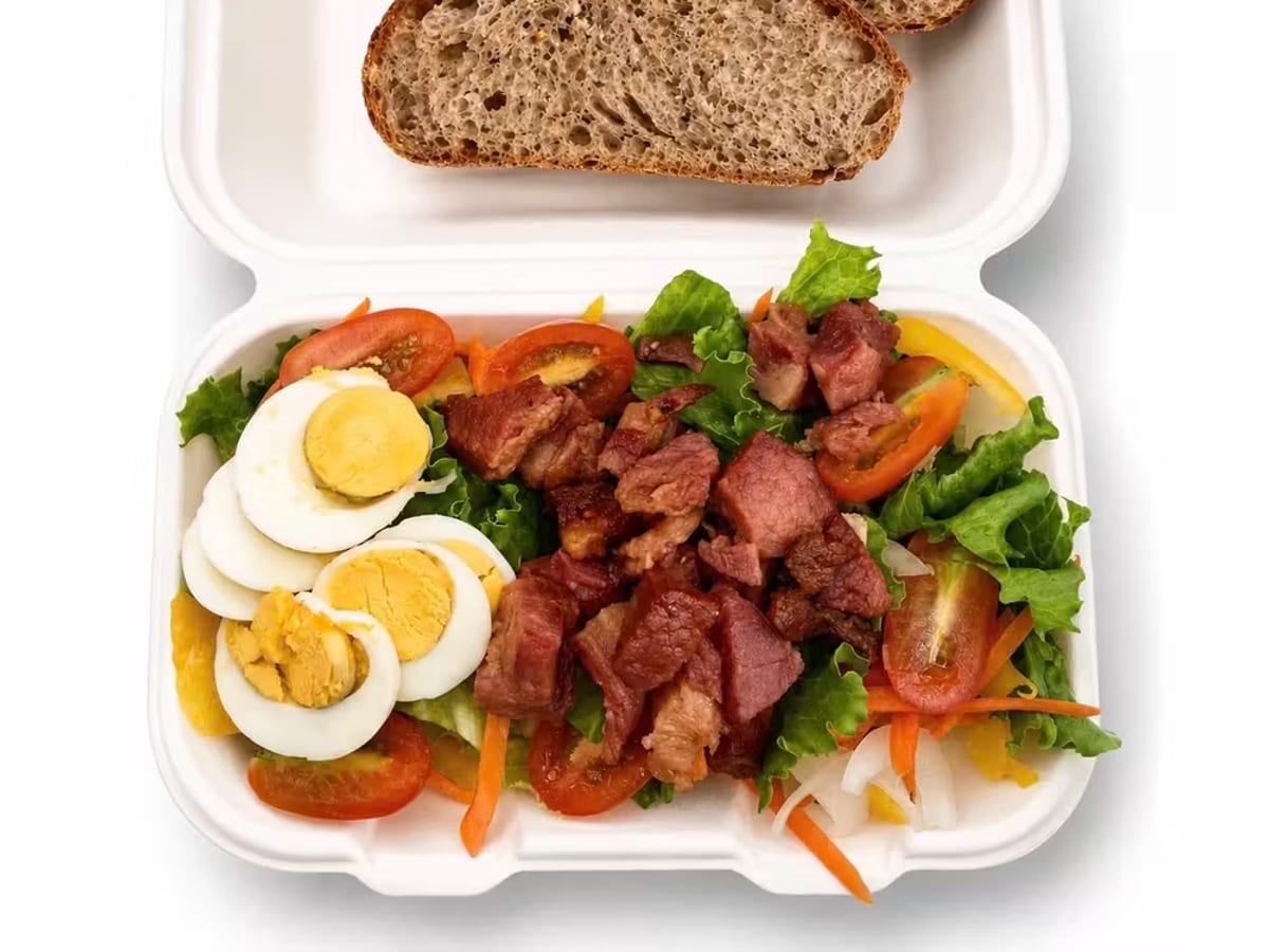 Salad thịt xông khói và trứng