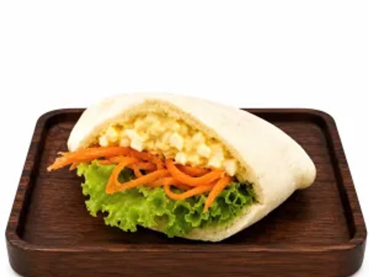 Pita salad trứng chay