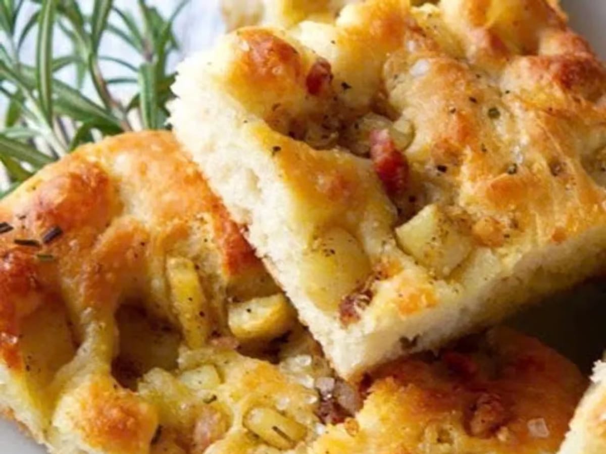 Focaccia khoai tây và tỏi